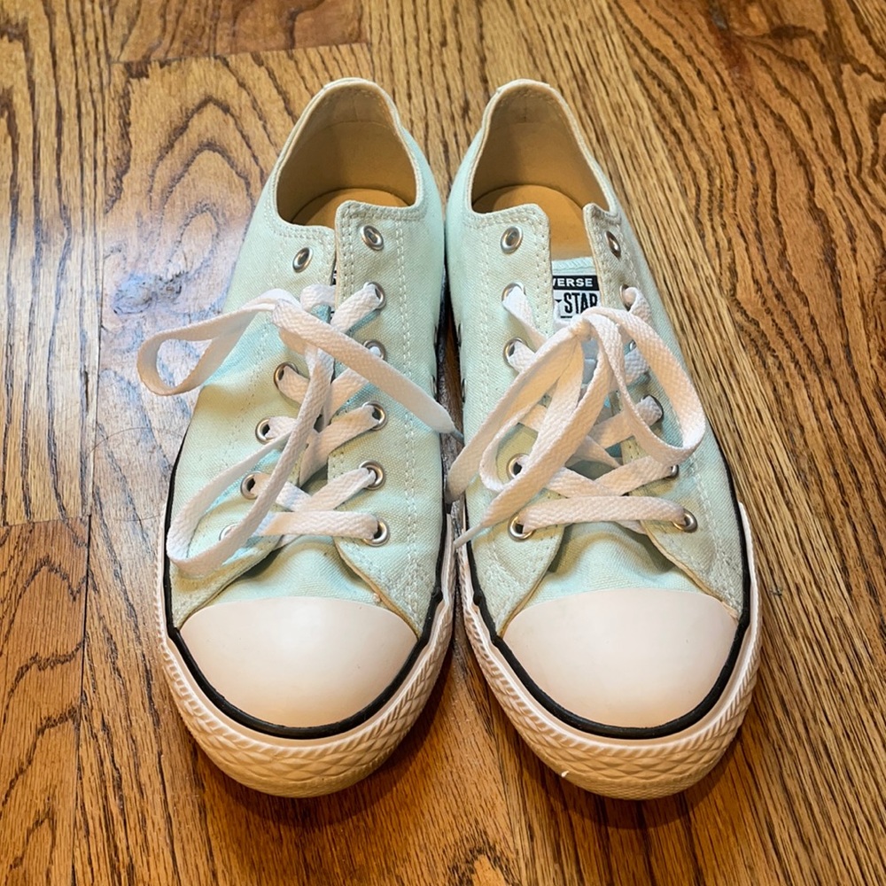 Mint blue low rise converse. Size 6 in kids